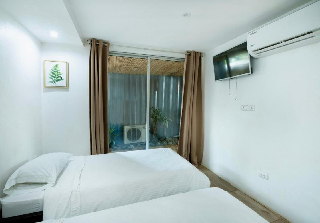Hotel Bamboo Jaco Exterior photo